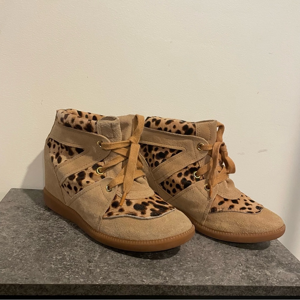 Schutz pony hair Camurcao Sunkiss lace up Leopard Print Wedge Sneakers size 8